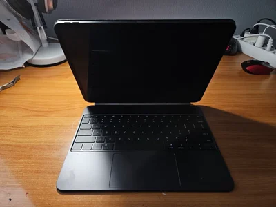 Apple iPad Pro 13 (M5, 2TB) с комплектом
