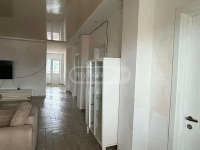 6-комнатная квартира в районе Багратиони