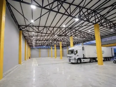 Универсальная коммерческая площадь в районе аэропорта