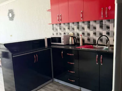 Квартиру, ул. Кобаладзе 8а, $400