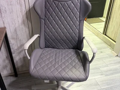 😌 Игровое кресло IKEA UTESPELARE, серое, экокожа и текстиль, на колёсиках.