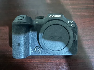 Фотоаппарат Canon R7