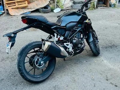 📃 Honda cb250r, куплен на японском аукционе пару лет назад, стоковый мопед, регулярная замена расходников, пробег 10400, было небольшое падение, есть пара царапин, в остальном классный аппарат для города.