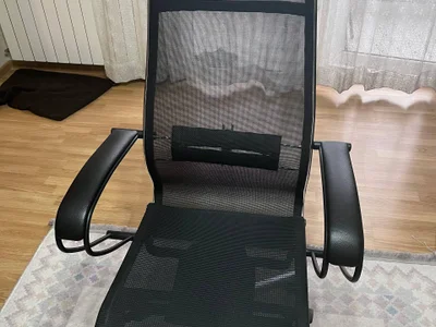 Компьютерное кресло сетчатое