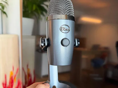 Микрофон Blue Yeti Nano USB