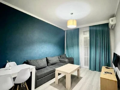 1+1 у ТЦ Metro City, $450