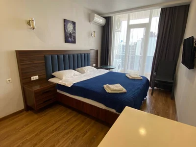 Студия, Згвиспири 10л, $350