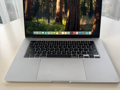 MacBook Air 15 M4 256GB/16GB