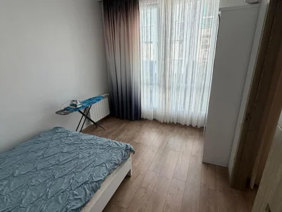 На год — 3-комнатная квартира | $650/месяц