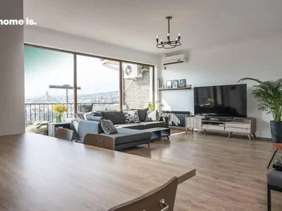 Ул. Табори Мта, 16: 5-комнатная, 160.0 м²