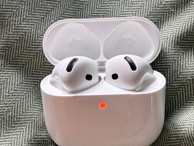 AirPods 4 с активным шумоподавлением