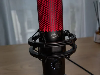 Микрофон HyperX QuadCast 2