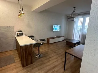 2-комнатная квартира посуточно. Исани