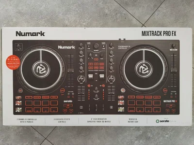 DJ контроллер Numark Mixtrack Pro FX