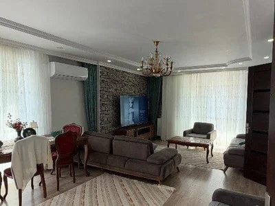 4+1 комнатная квартира, 135 м²