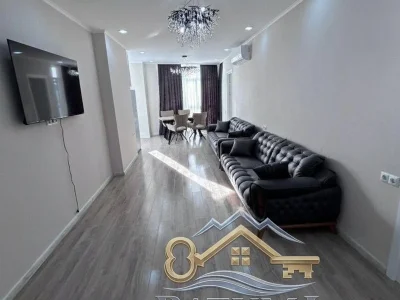 Мега Сити: 3-комнатная, 82.0 м²