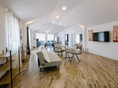 Площадь Свободы, 4: 3-комнатная, 160,0 м²