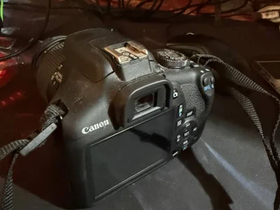 Фотоаппарат Canon EOS 2000D EF-S 18-55 IS II KIT