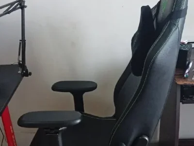 Razer Iskur V2 1150