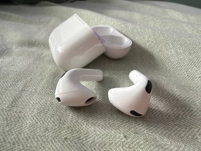 AirPods 4