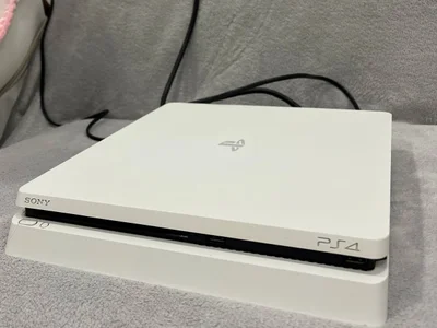 PlayStation 4 Slim 500GB Белый