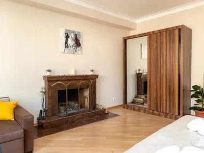 Шио Мгвимели ул., 4: 3-комнатная, 80.0 м²