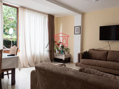 4-комнатная квартира, 150 м², $1100