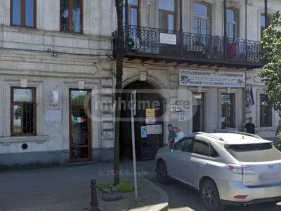 Универсальное коммерческое помещение в районе Старого Батуми