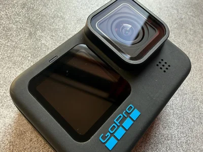 Gopro 10. Состояние отличное. Комплект: gopro, кейс для хранения, 2 аккумулятора, кабель зарядки, кейс для крепления на дроны и документация.