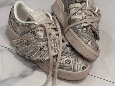 Кроссовки Jeremy Scott x Adidas Forum Wings 1.0 ‘Money’