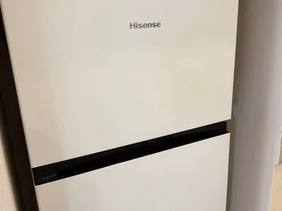 Холодильник Hisense