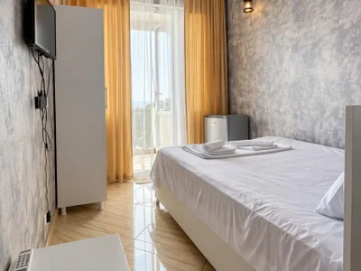 Geno Guest House 6