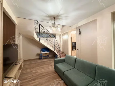 3 room Flat For Rent. Sololaki