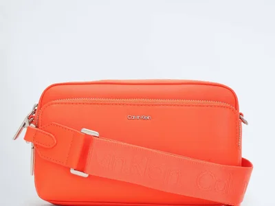 Женская сумка Calvin Klein Must Camera Bag