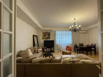 Next Door Ateni Street: 9-комнатная, 402.0 м²
