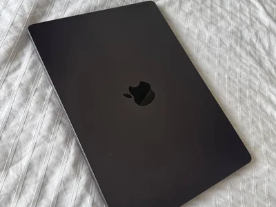 MacBook Pro M5 16 ГБ / 512 ГБ