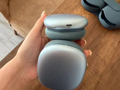 Apple AirPods Max USB-C Blue