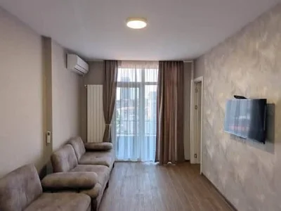 Долгосрочная аренда 3-комнатной квартиры в Khimshiashvili District
