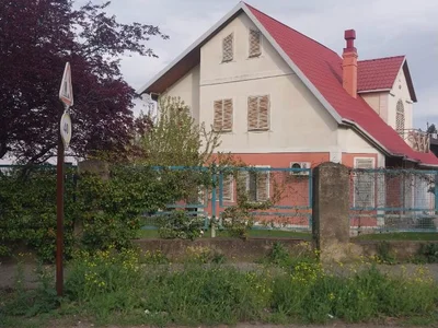 8 room Private House For Sale. Digomi
