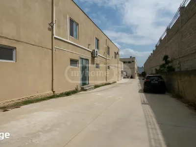 Commercial Real Estate For Sale. Didi digomi