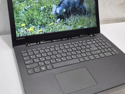 Ноутбук Lenovo 15.6"
