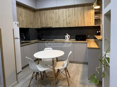 3-комнатная квартира, ул. Кобаладзе, 15, $800