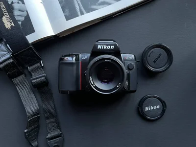 Зеркальная камера Nikon Zoom 900AFD