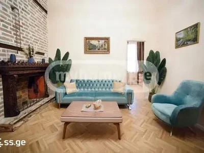 6 room Flat For Rent. Vera