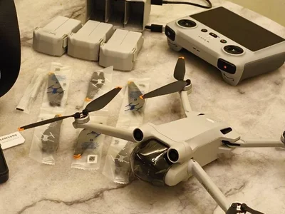 Квадрокоптер DJI Mini 3 Pro RC