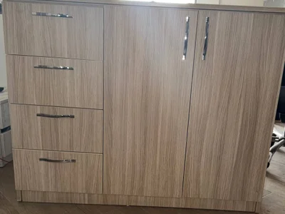 Комод и прикроватная тумбочка