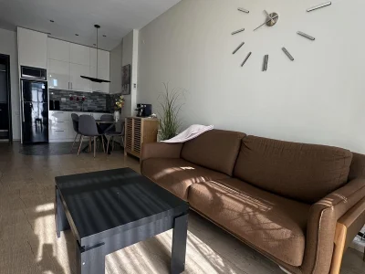 Субтропический город: 3-комнатная, 65.0 м²