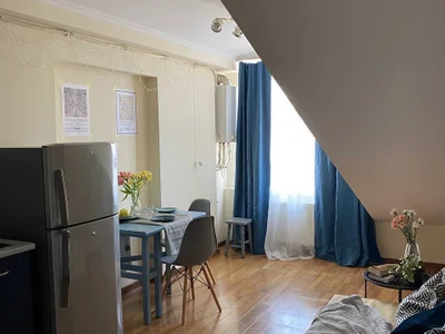 Двухкомнатная квартира у метро Технический университет, $500