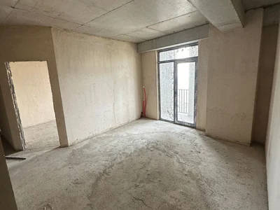 2 room Flat For Sale. Ortachala