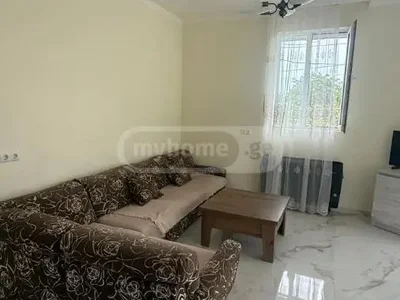 3 комнаты в частном доме, $300